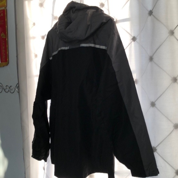 Men  light Jackets - Picture 8 of 8